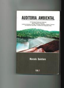 Livro técnico acerca da auditoria ambiental, destacando as suas principais utilizações, bem como a sua evolução e etapas.